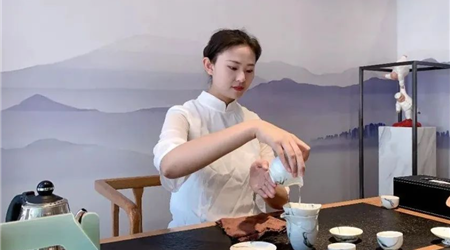 华夏物业丨品茶烟细雨的精致韵味，感受阳光中的点滴暖意